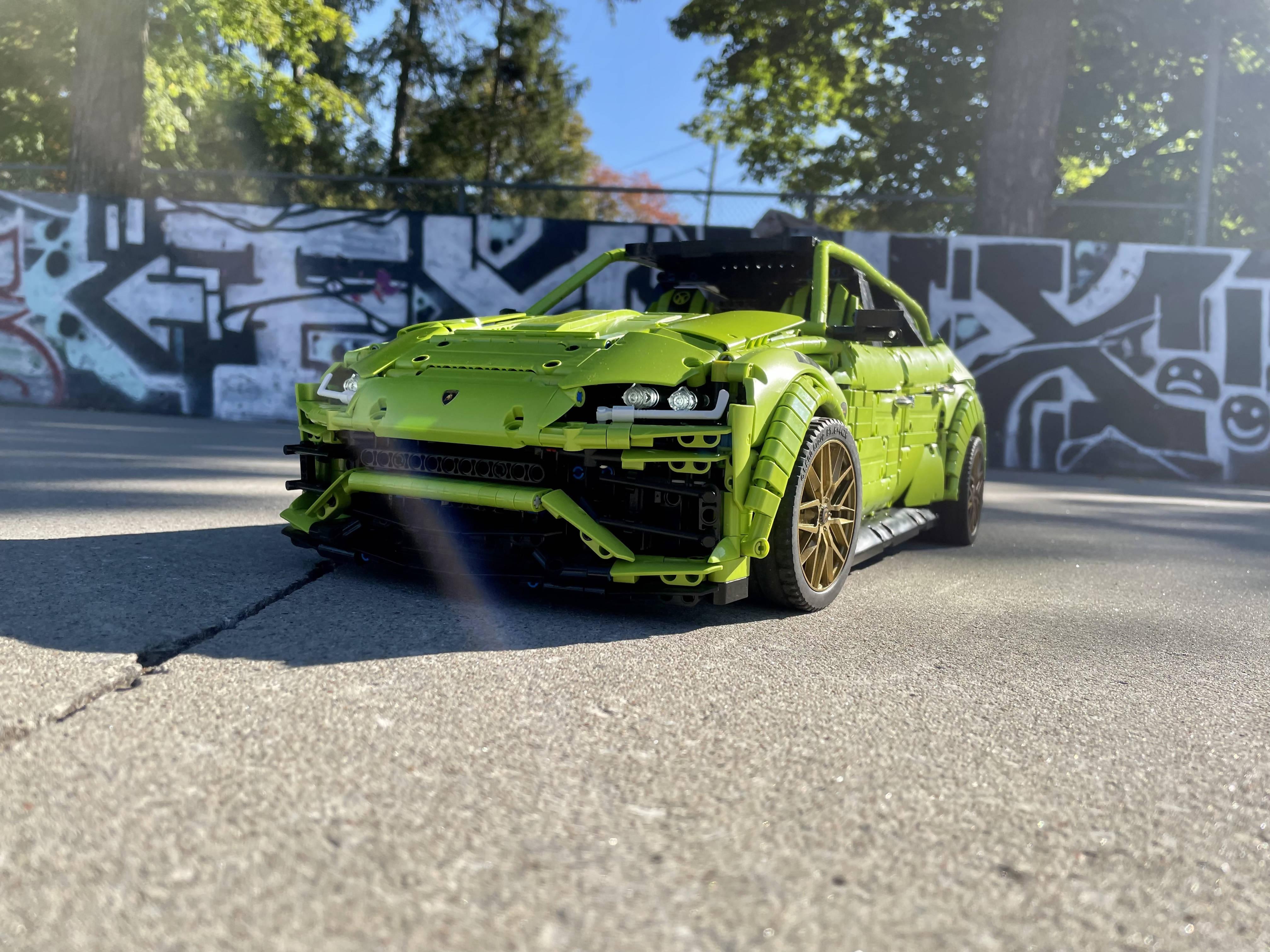 Lamborghini Urus - Main Image