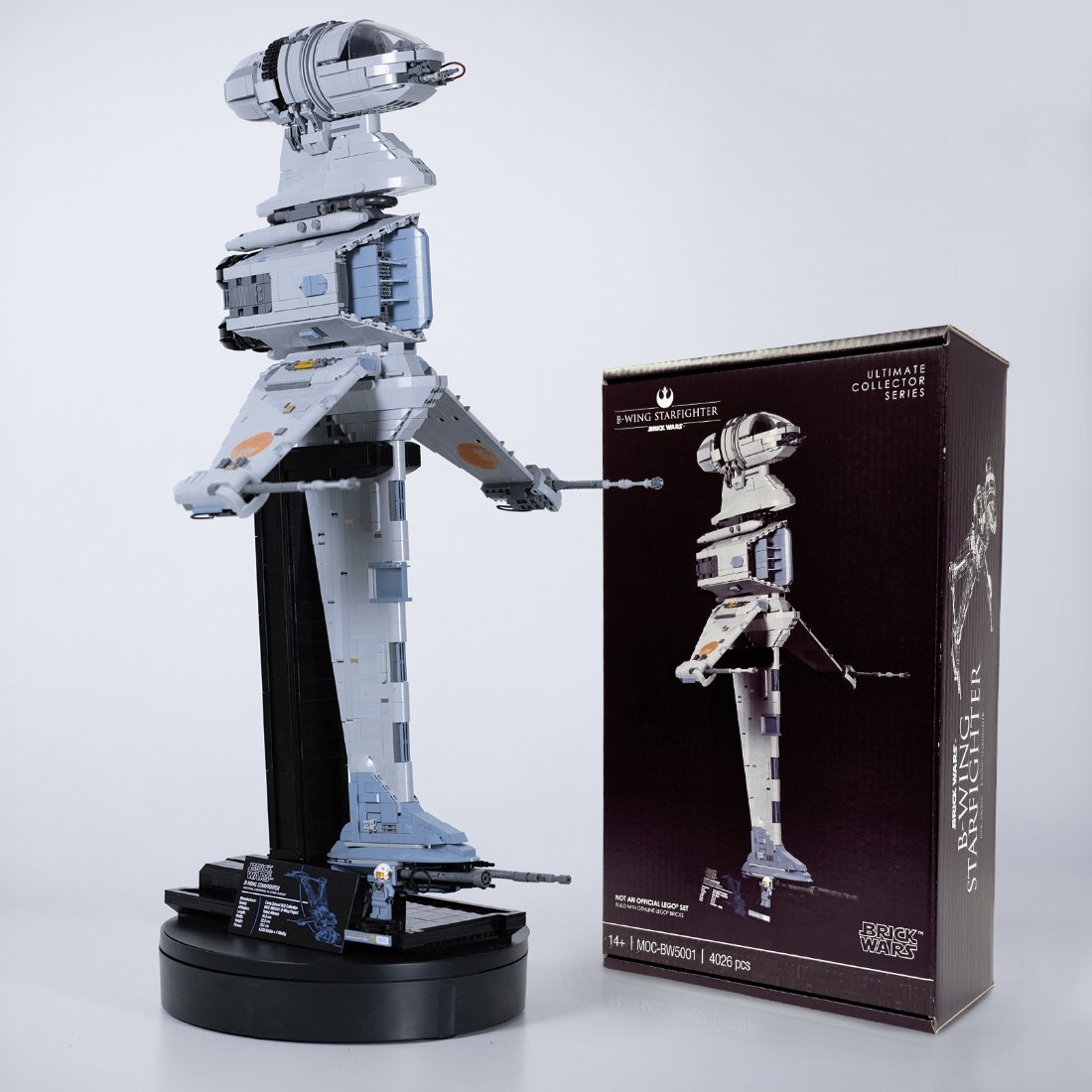 B-Wing Starfighter MOC kit beside its retail box