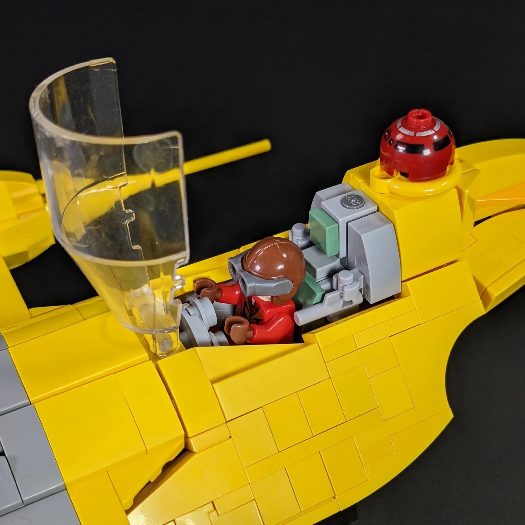 Naboo_Starfighter6_1792x1792.jpg