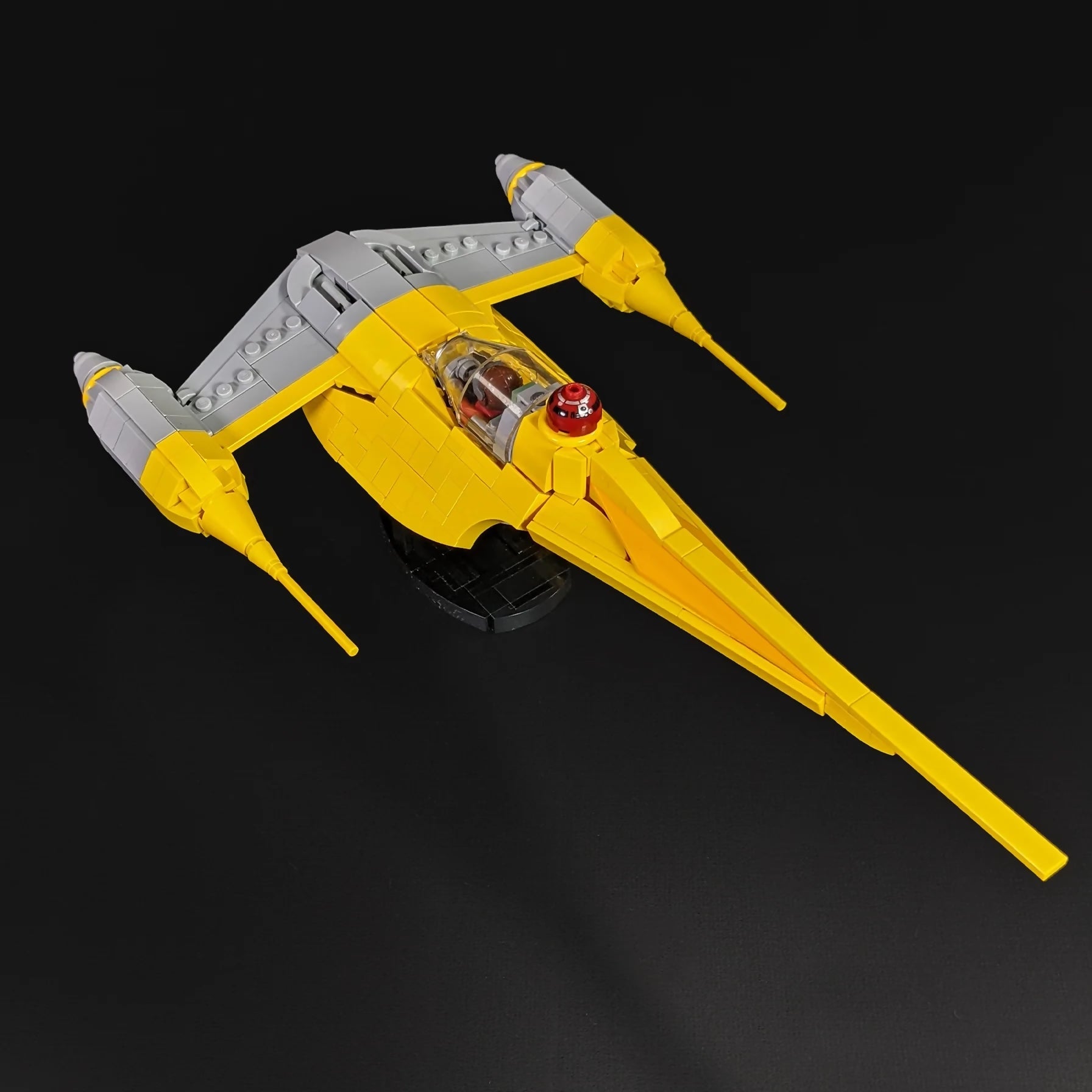 Naboo_Starfighter4_1792x1792.jpg