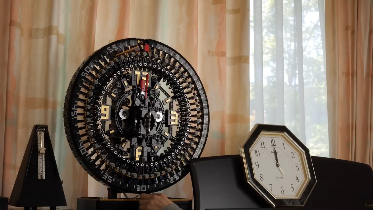 LEGO-Automaton-Akiyuki-Mangle-Rack-Clock-Planet-GBC-13
