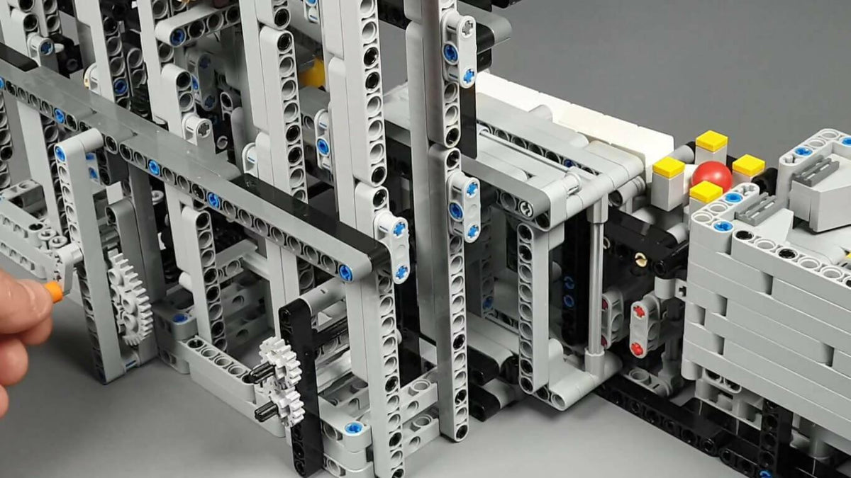 GBC - Máquina para hacer rodar bolas n.º 6, de Rimo Yaona  - BuildaMOC
