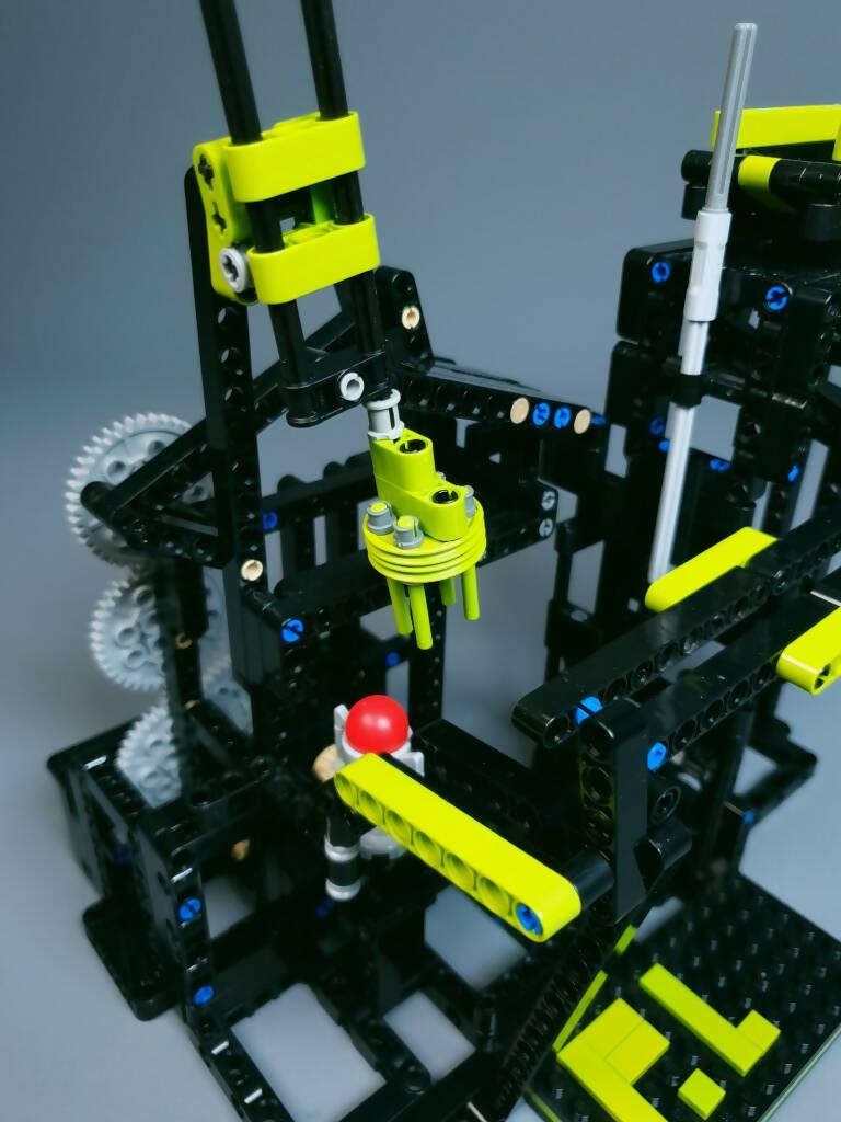 Pick and Slide - LEGO GBC Power Loop series - #03 - BuildaMOC