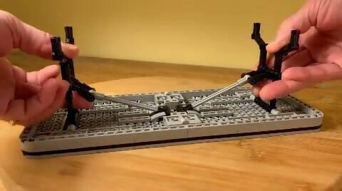 Klapptisch von Zachary Steinman  - BuildaMOC