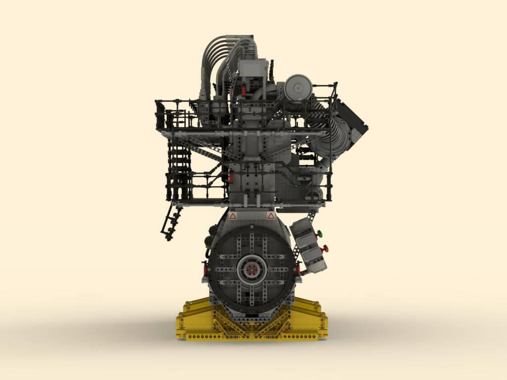 2-Stroke Marine Diesel Engine - BuildaMOC