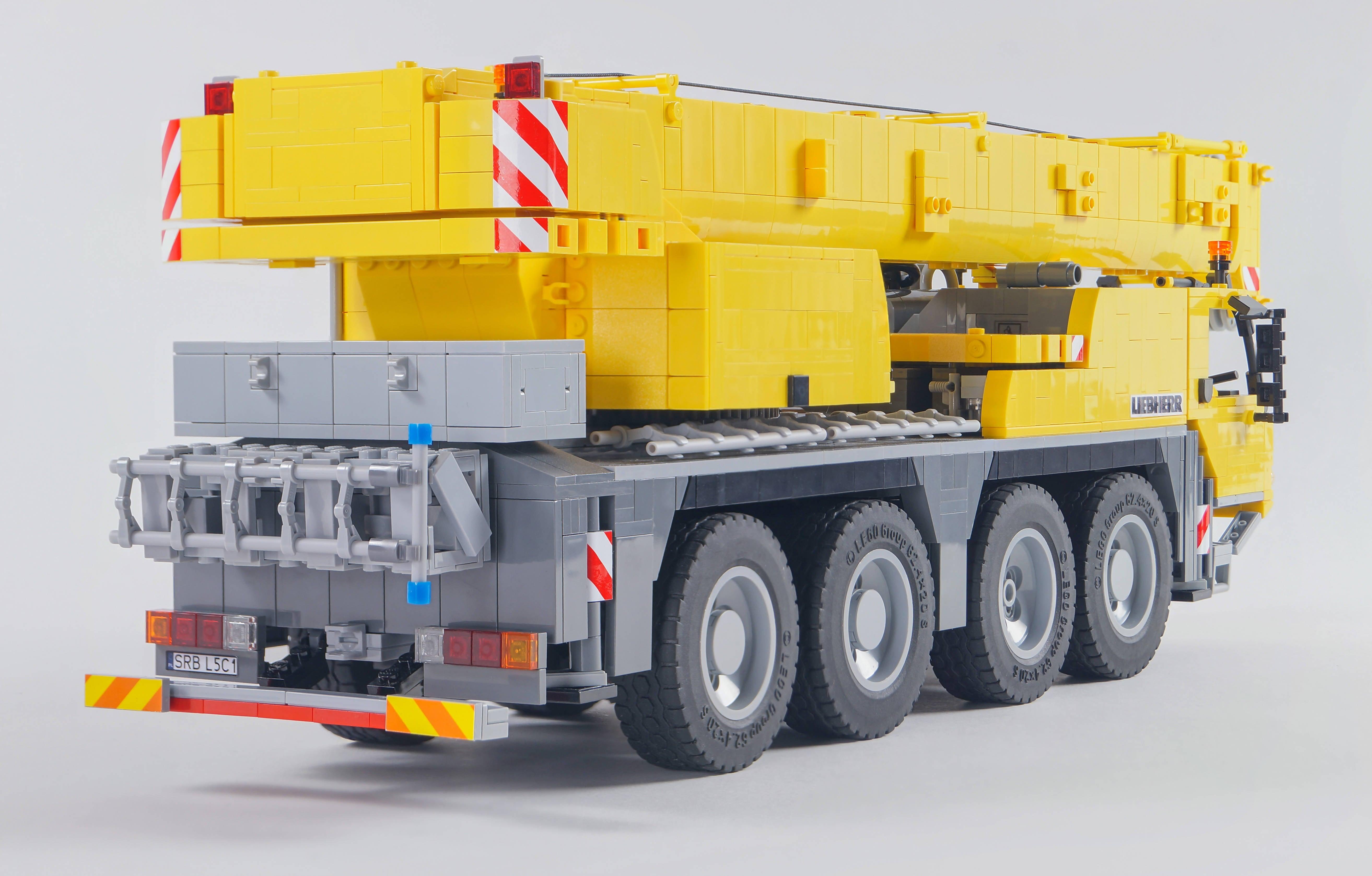 Crane LTM 1070-4.2 - BuildaMOC