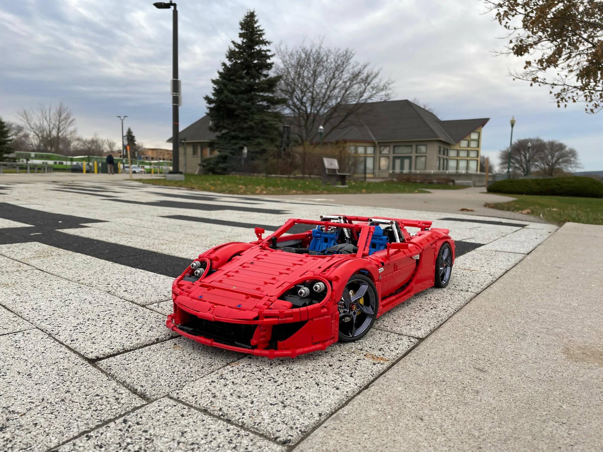 Porsche Carrera GT - BuildaMOC