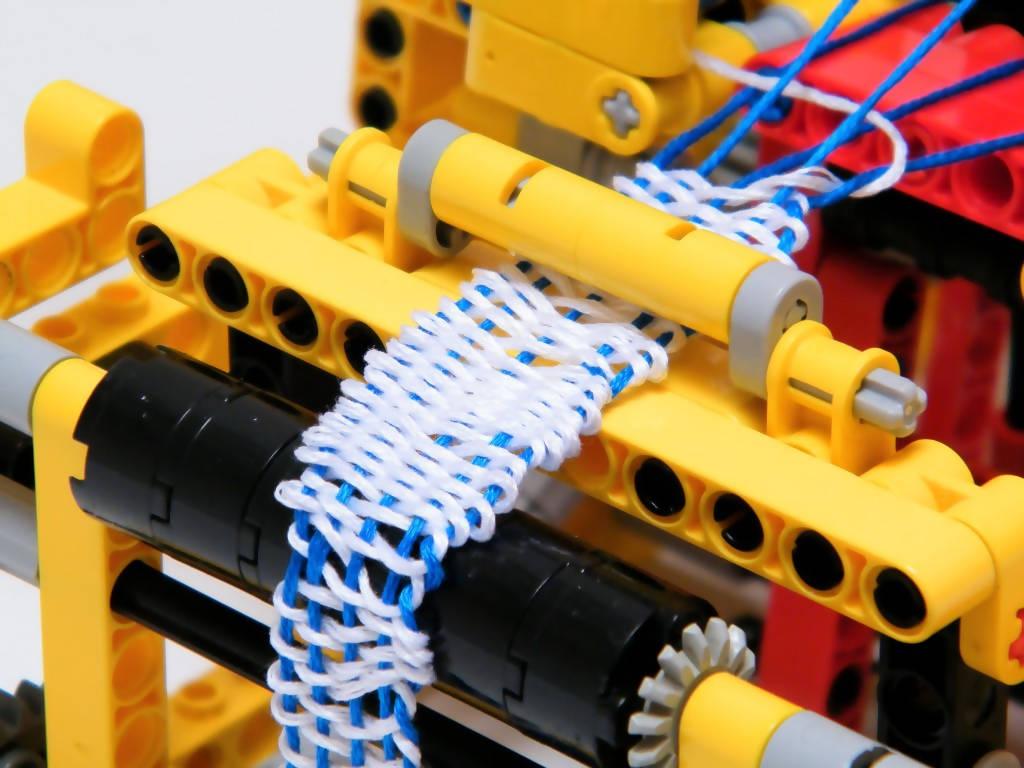 Motorisierter mechanischer Webstuhl  - BuildaMOC