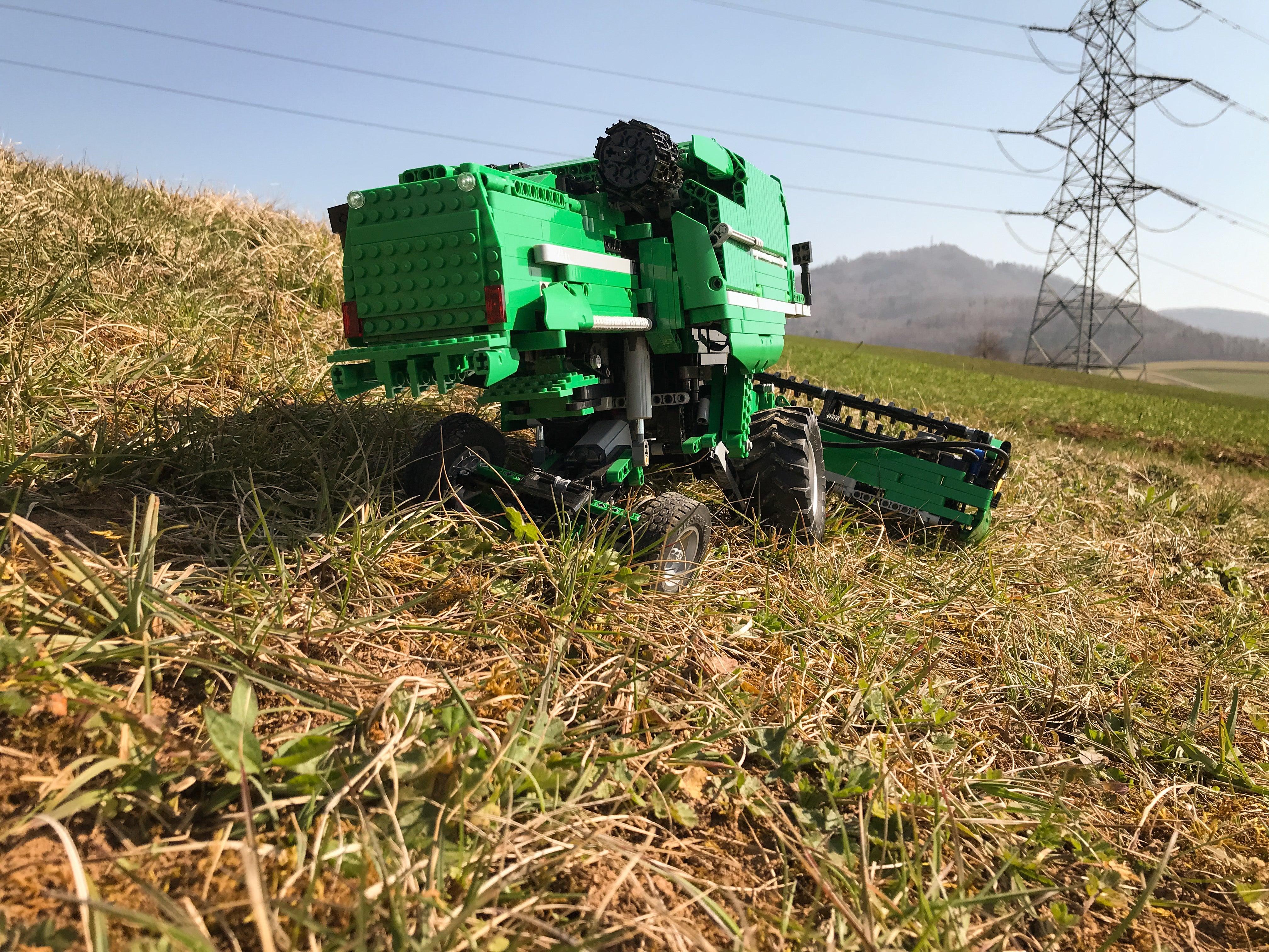 RC Combine Harvester - BuildaMOC