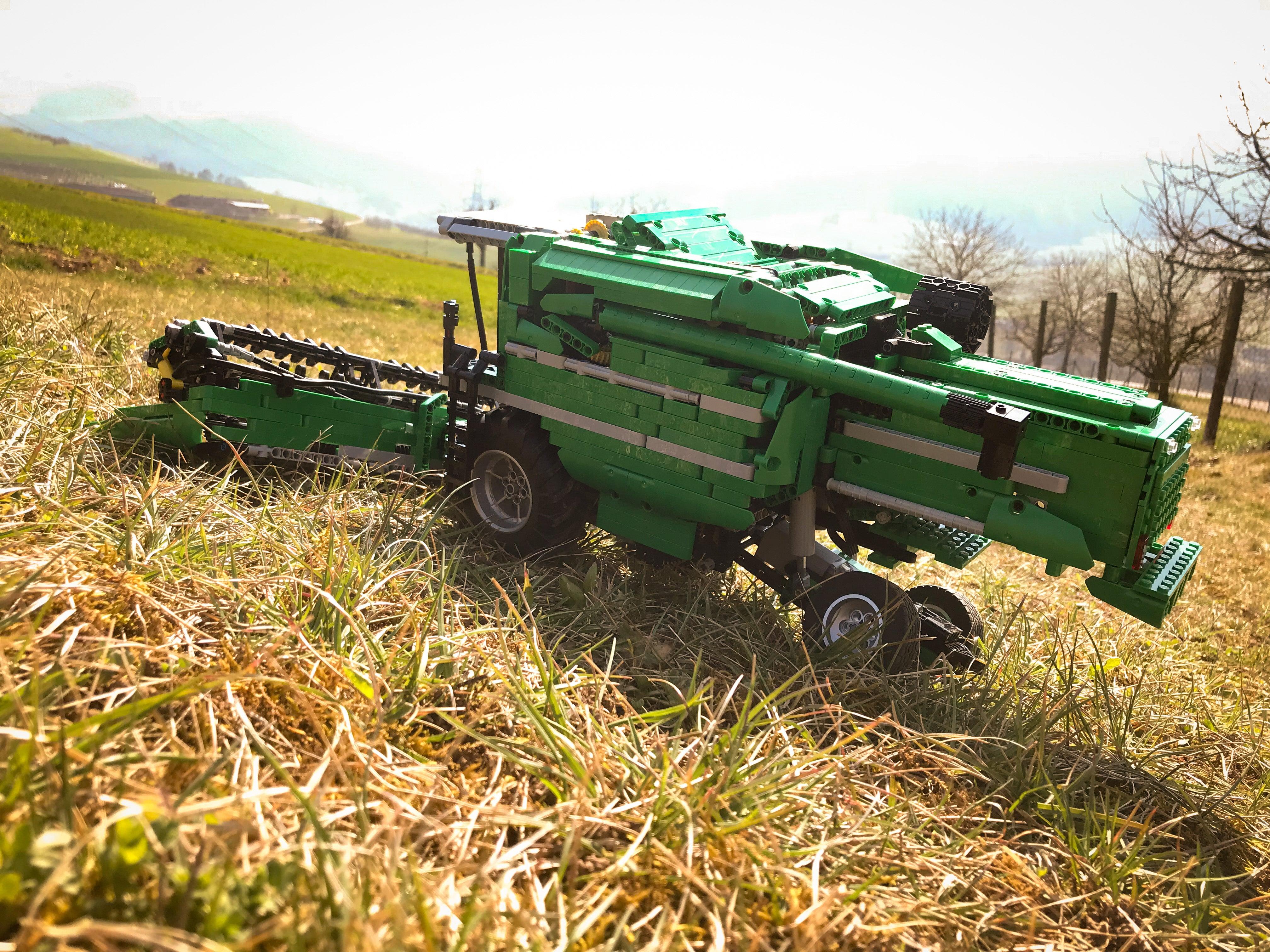 RC Combine Harvester - BuildaMOC