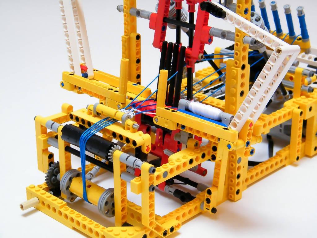 Motorisierter mechanischer Webstuhl  - BuildaMOC