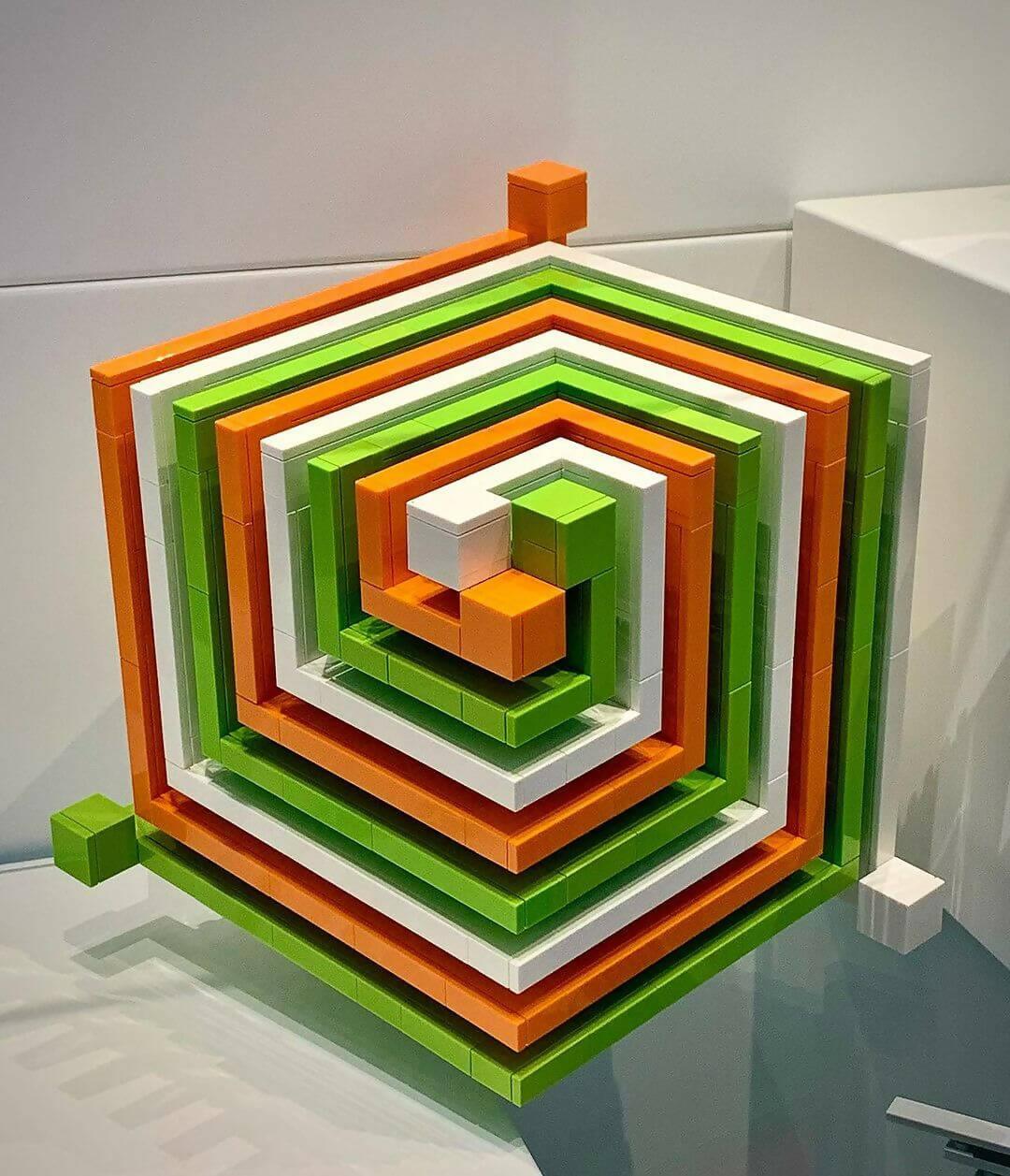 Variación de remolino cúbico, por Zachary Steinman  - BuildaMOC