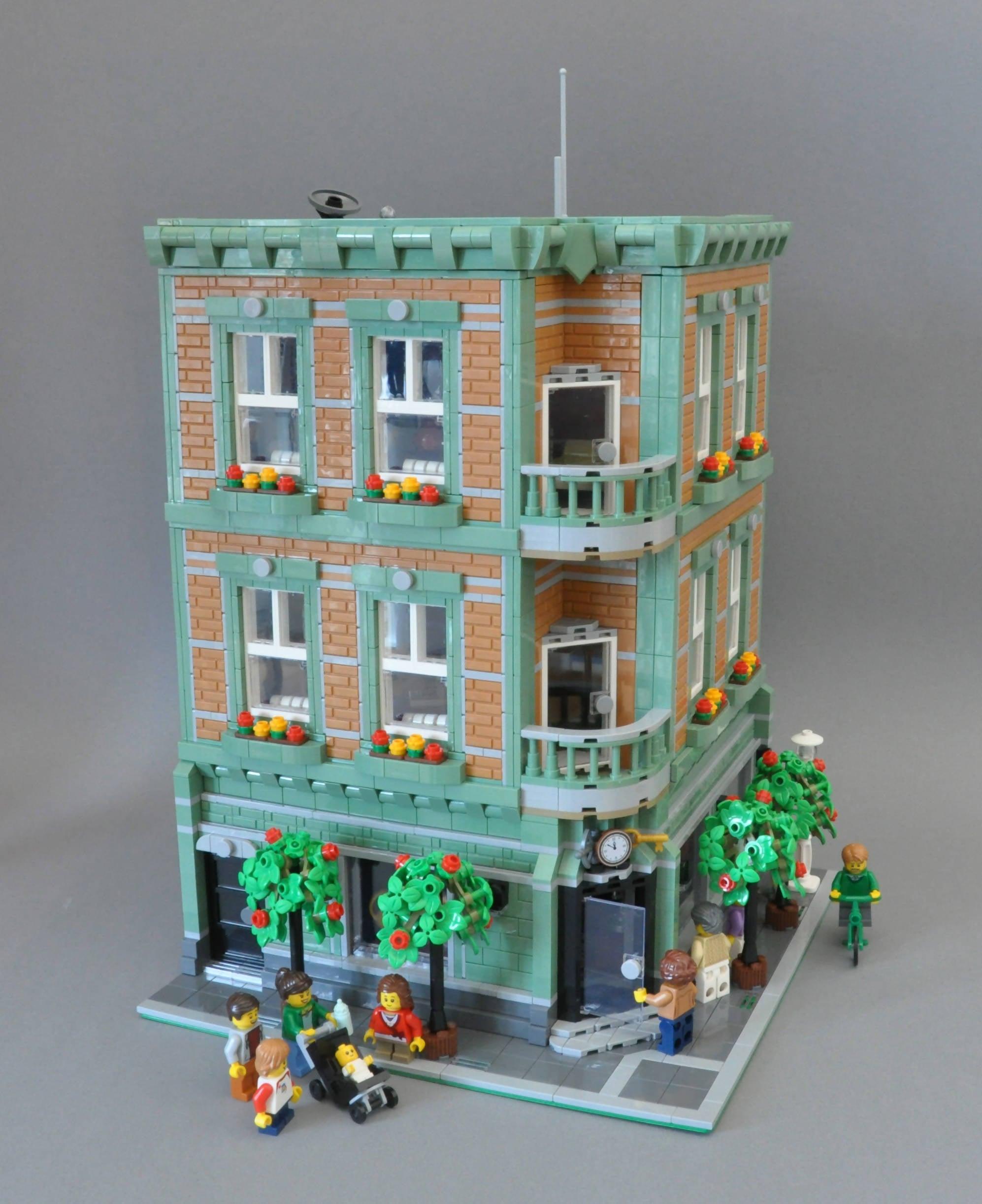 Modular Antique Shop - BuildaMOC