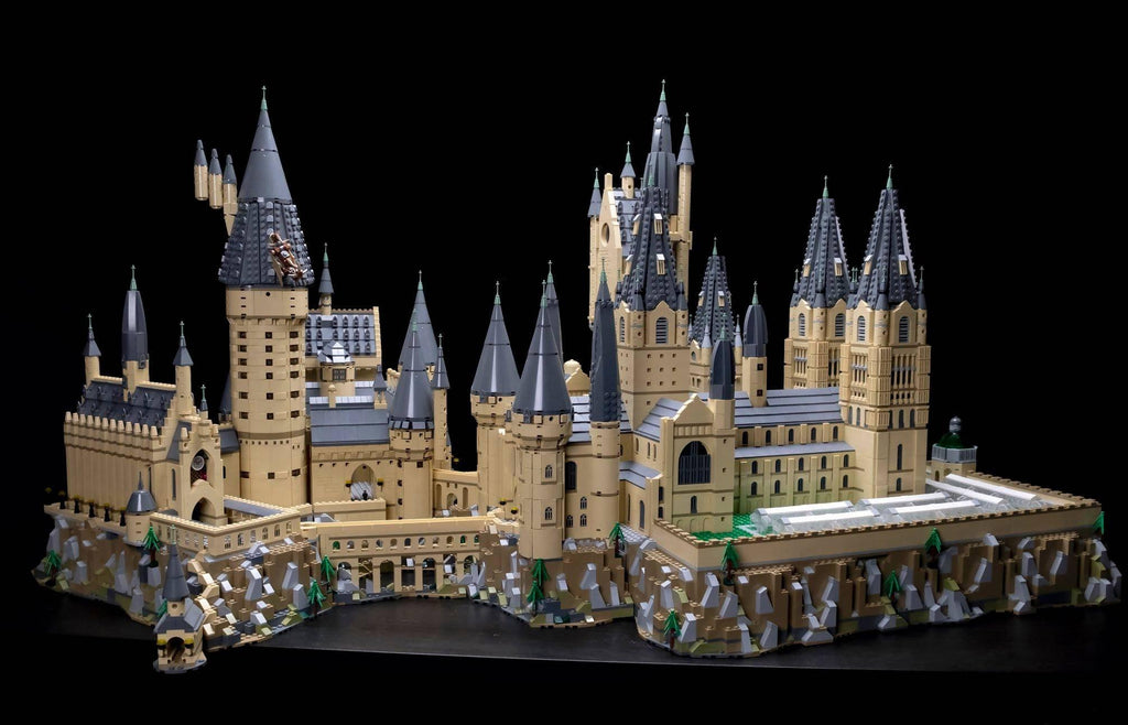See Harry Potter's massive Lego Hogwarts up close and magical - CNET