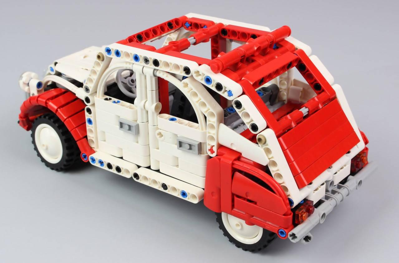 Citroën 2CV 1/15 - BuildaMOC