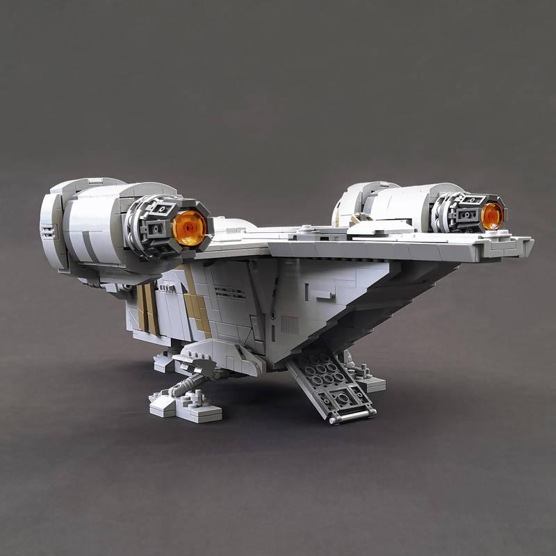 Mando's Ship Midi Plus scale