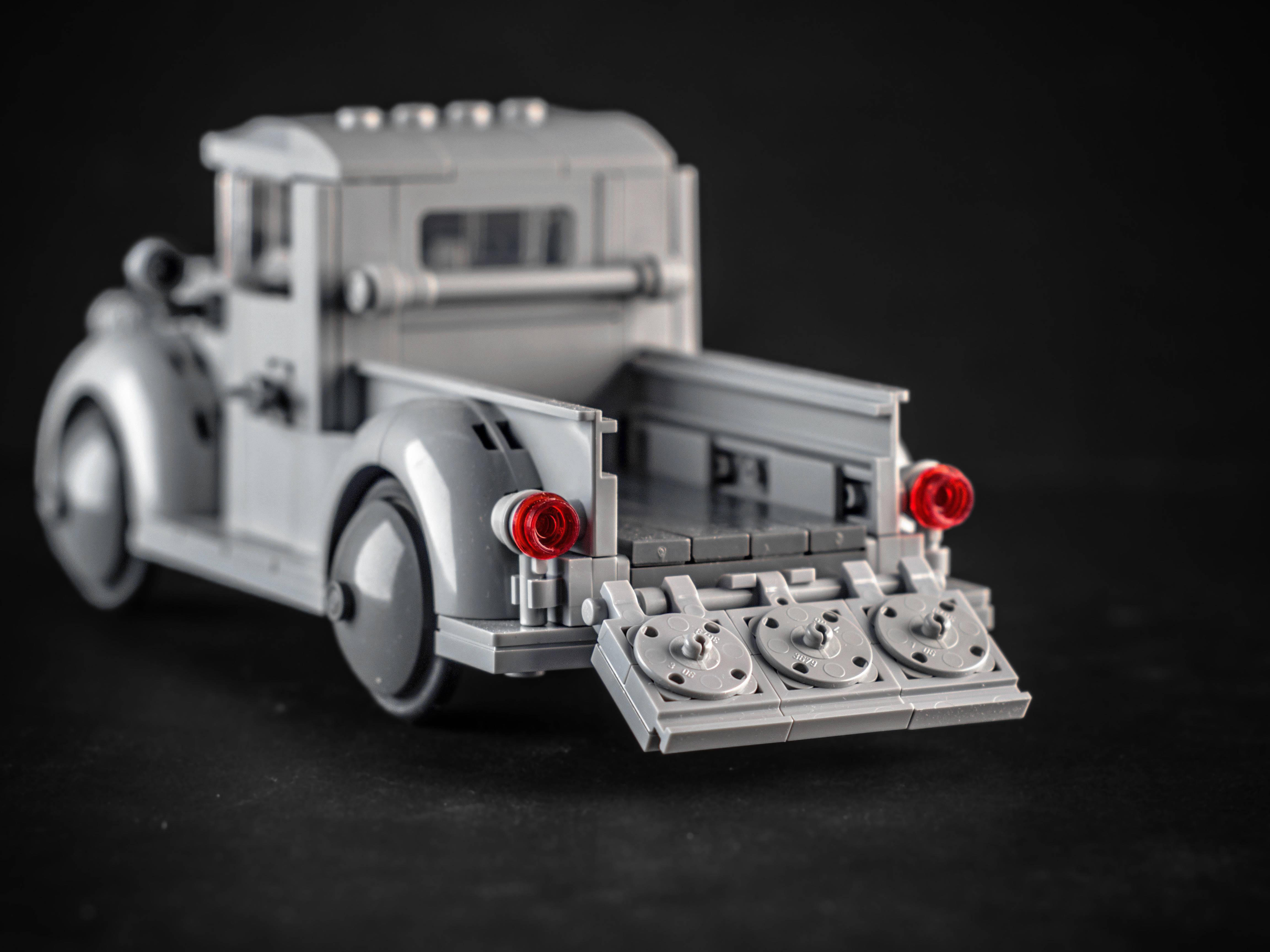 Vintage Pickup Truck - BuildaMOC