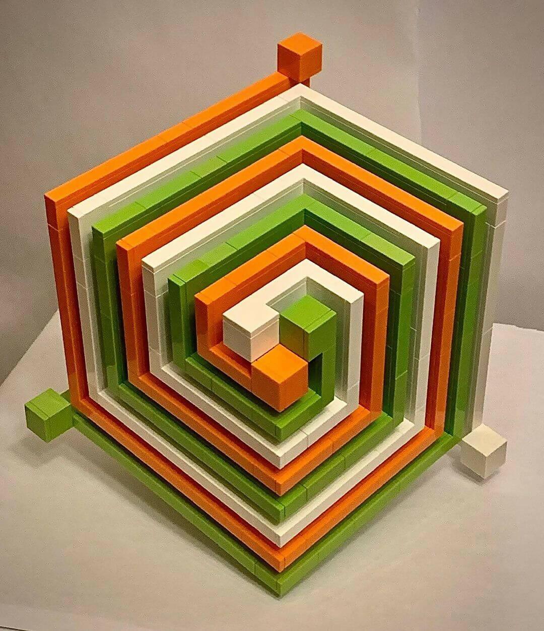 Variación de remolino cúbico, por Zachary Steinman  - BuildaMOC