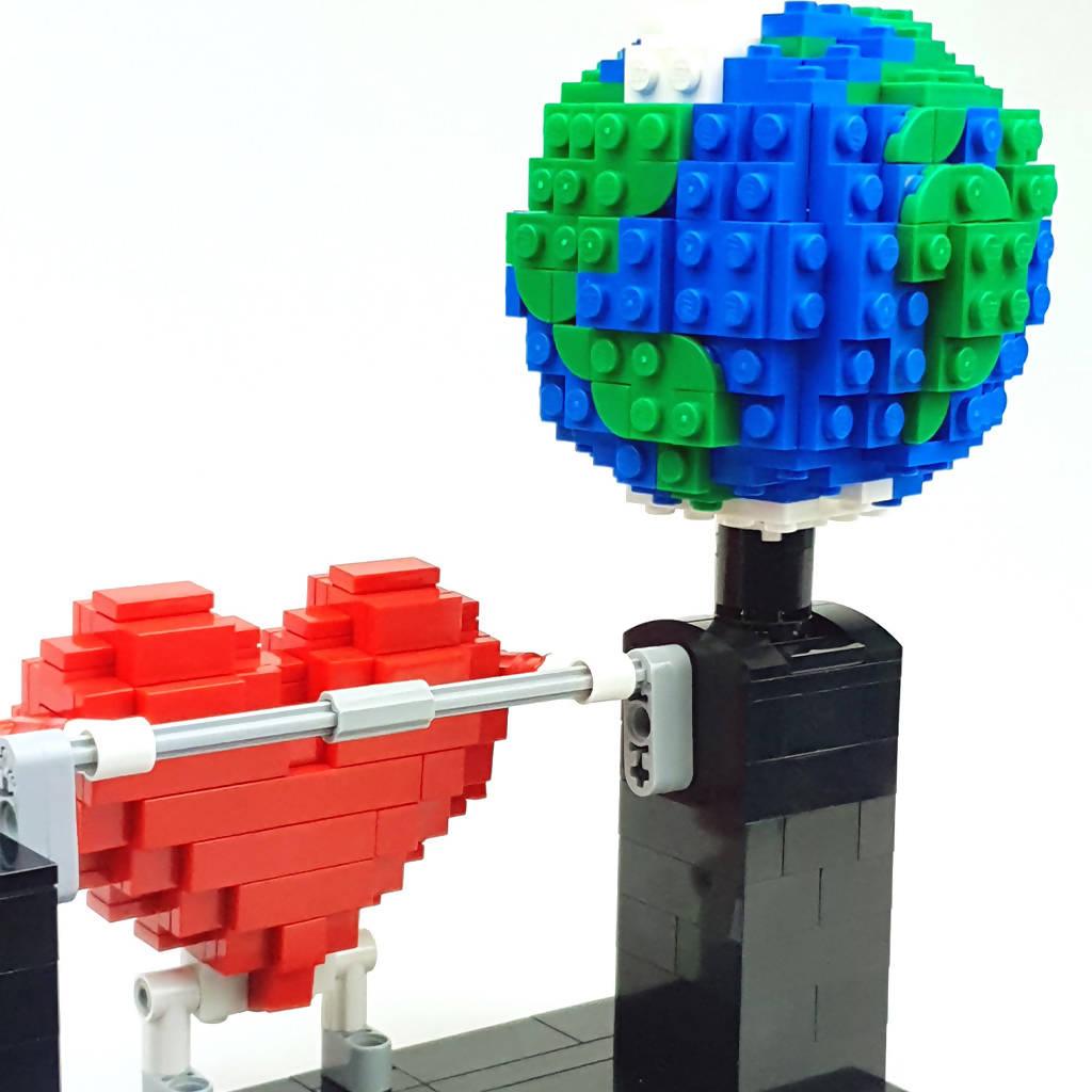 Love Planet, un autómata LEGO de corazón - BuildaMOC