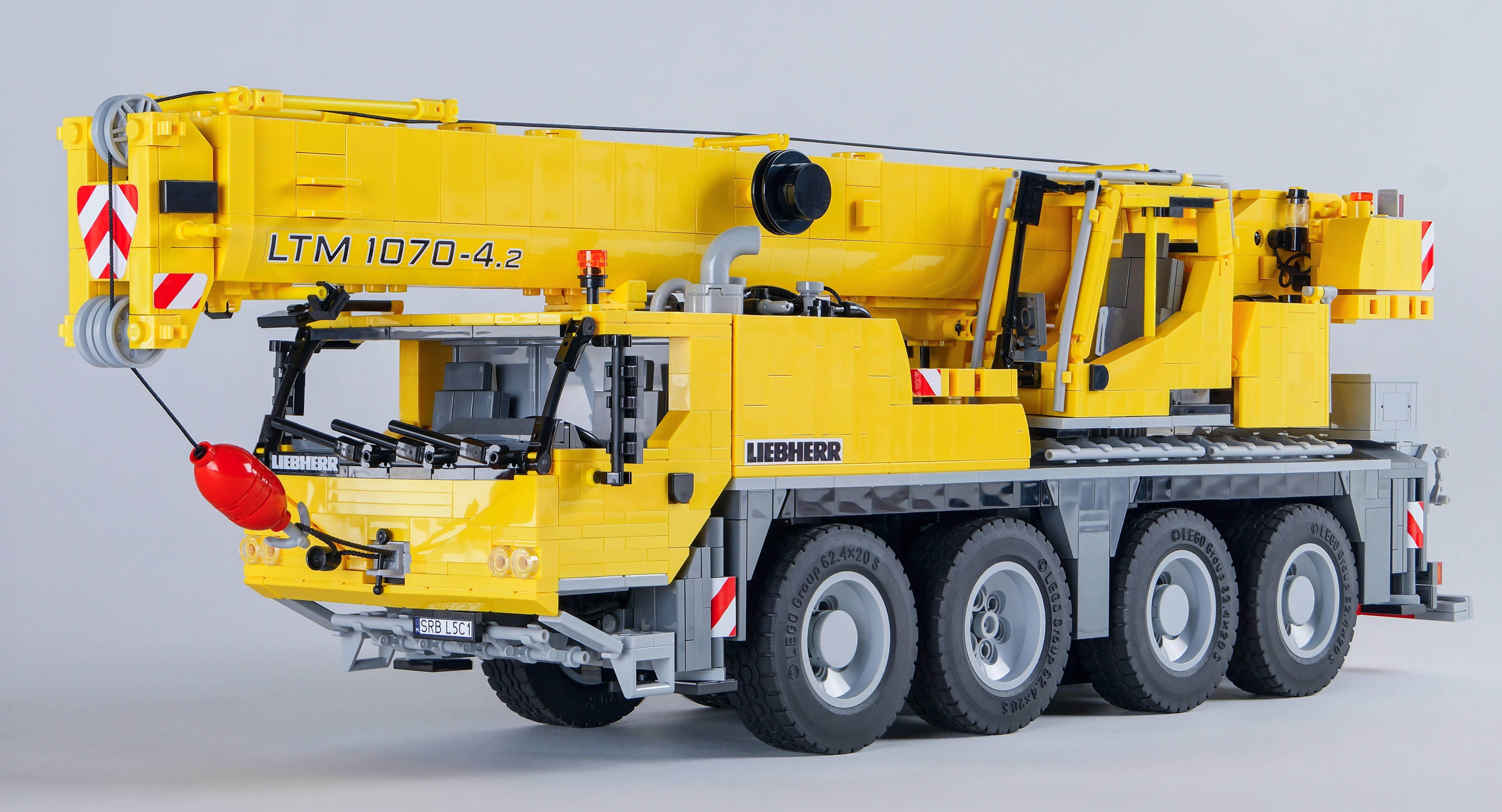 Crane LTM 1070-4.2 - BuildaMOC