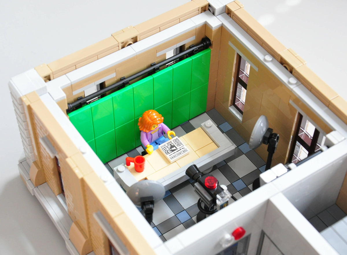 Modularer Wolkenkratzer „The Daily Stud“ - BuildaMOC