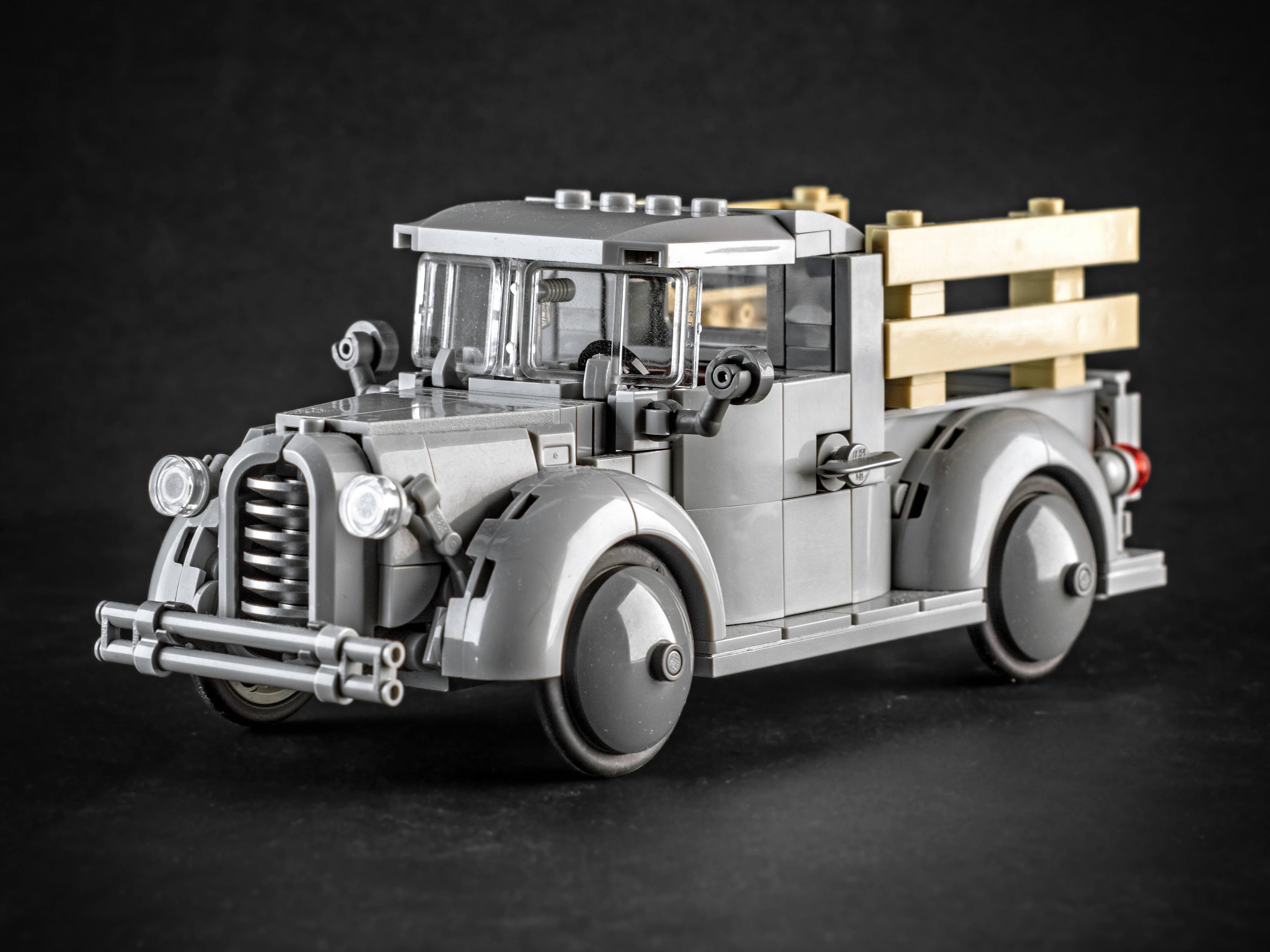 Vintage Pickup Truck - BuildaMOC