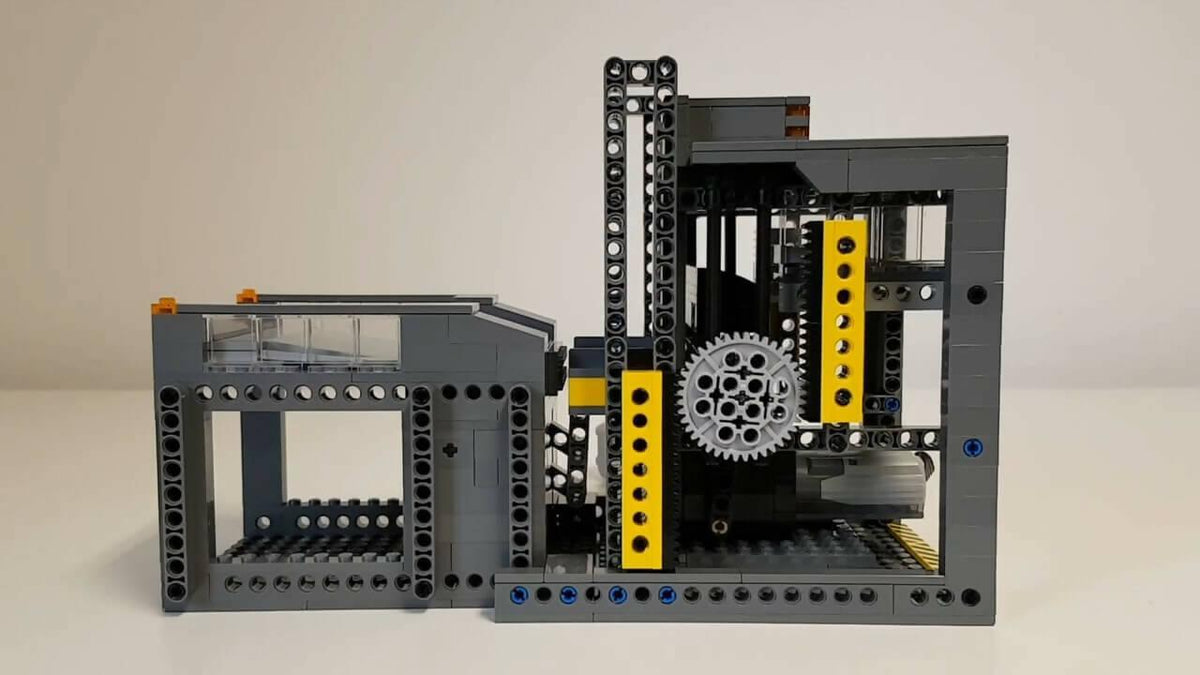 LEGO GBC - Zahnstangenaufzug, von mickthebricker - BuildaMOC