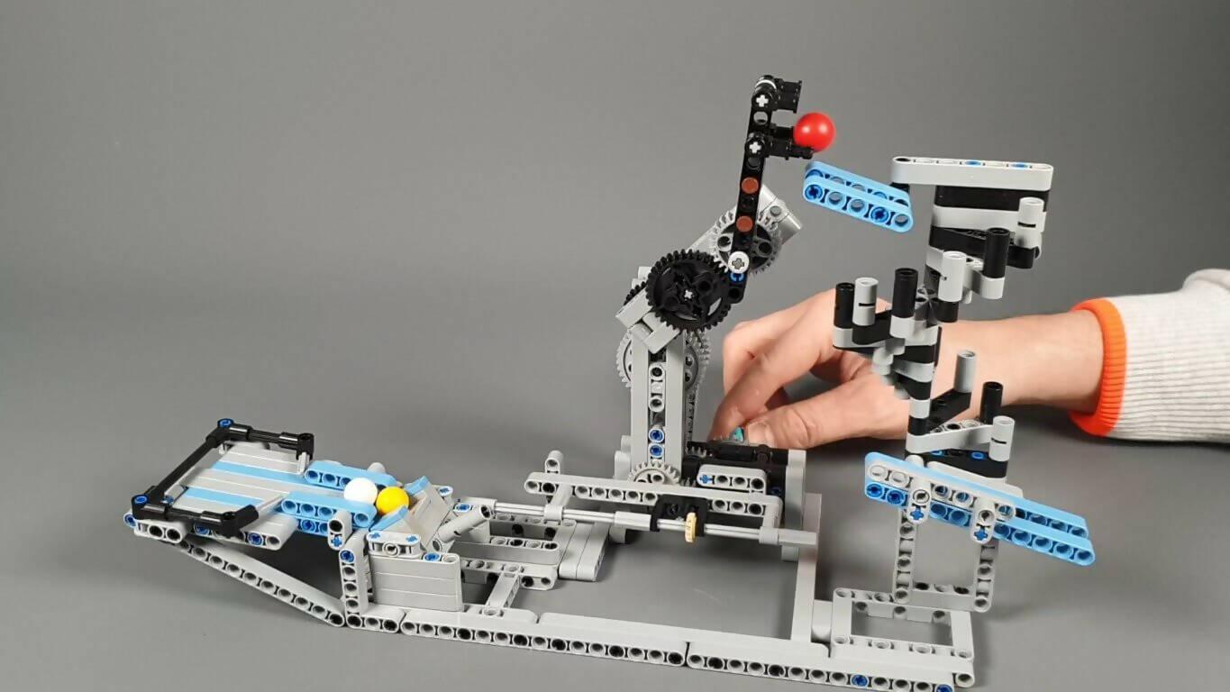 Robot Arm - LEGO GBC4ALL series - #04 - BuildaMOC