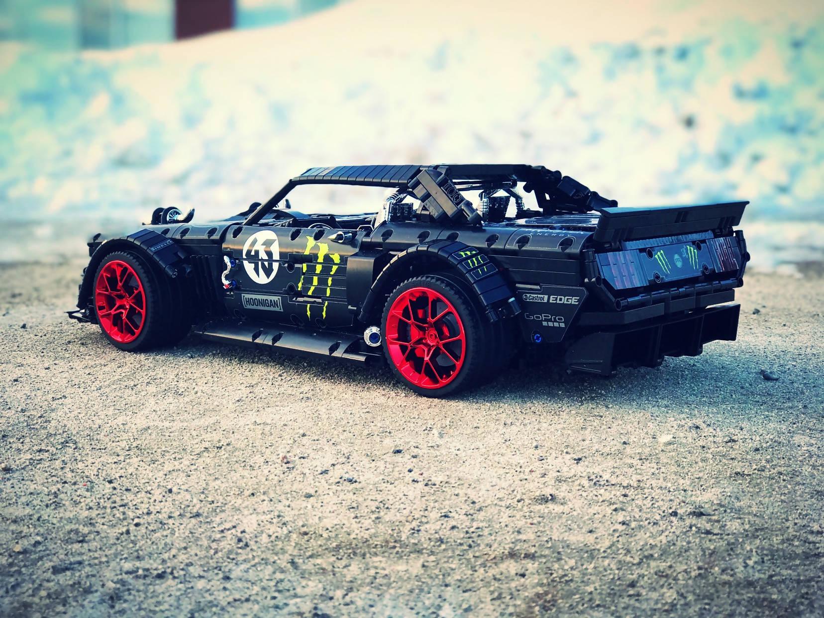 Ford Mustang Hoonicorn - BuildaMOC