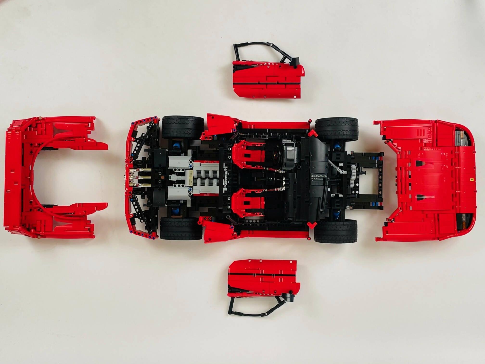 1:8 Ferrari F40 - BuildaMOC